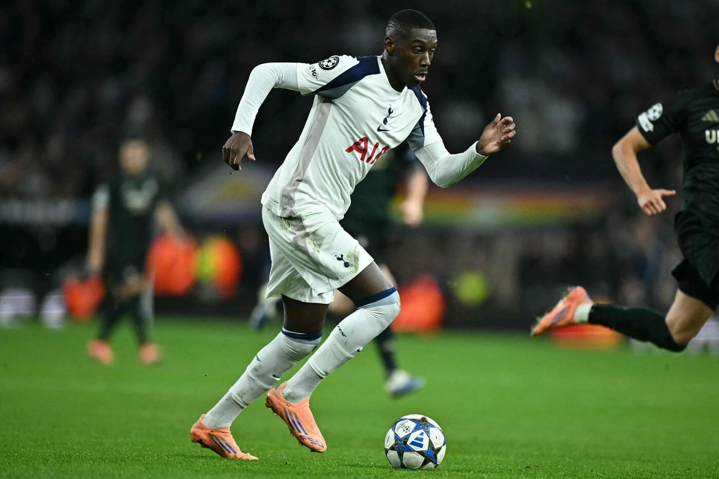 Blessé à la mâchoire, Randal Kolo Muani évite l’opération mais devra porter un masque de protection