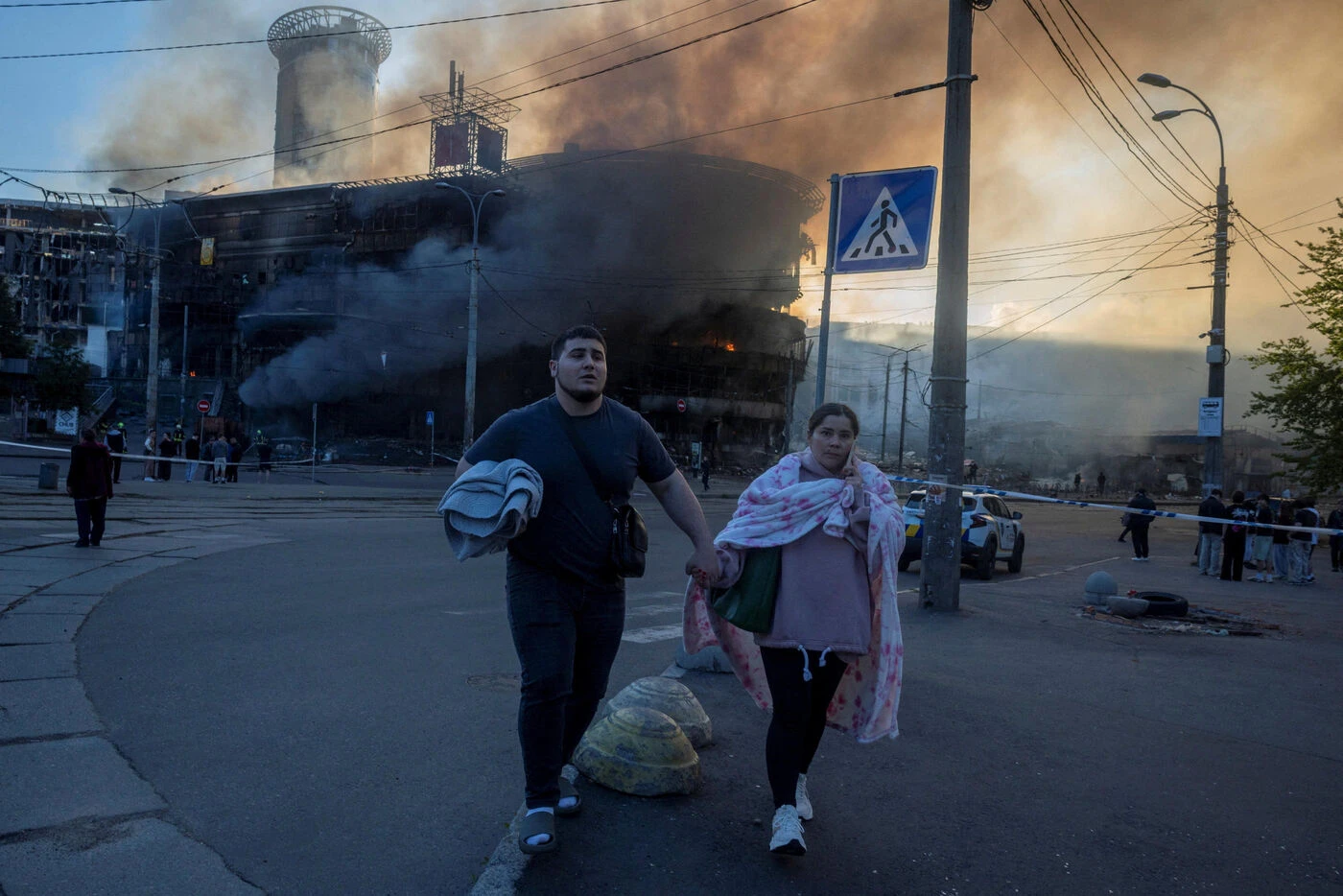 Zelensky affirme que la Russie a visé l’Ukraine avec un missile de portée intermédiaire Orechnik, au moins quatre morts près de Kiev