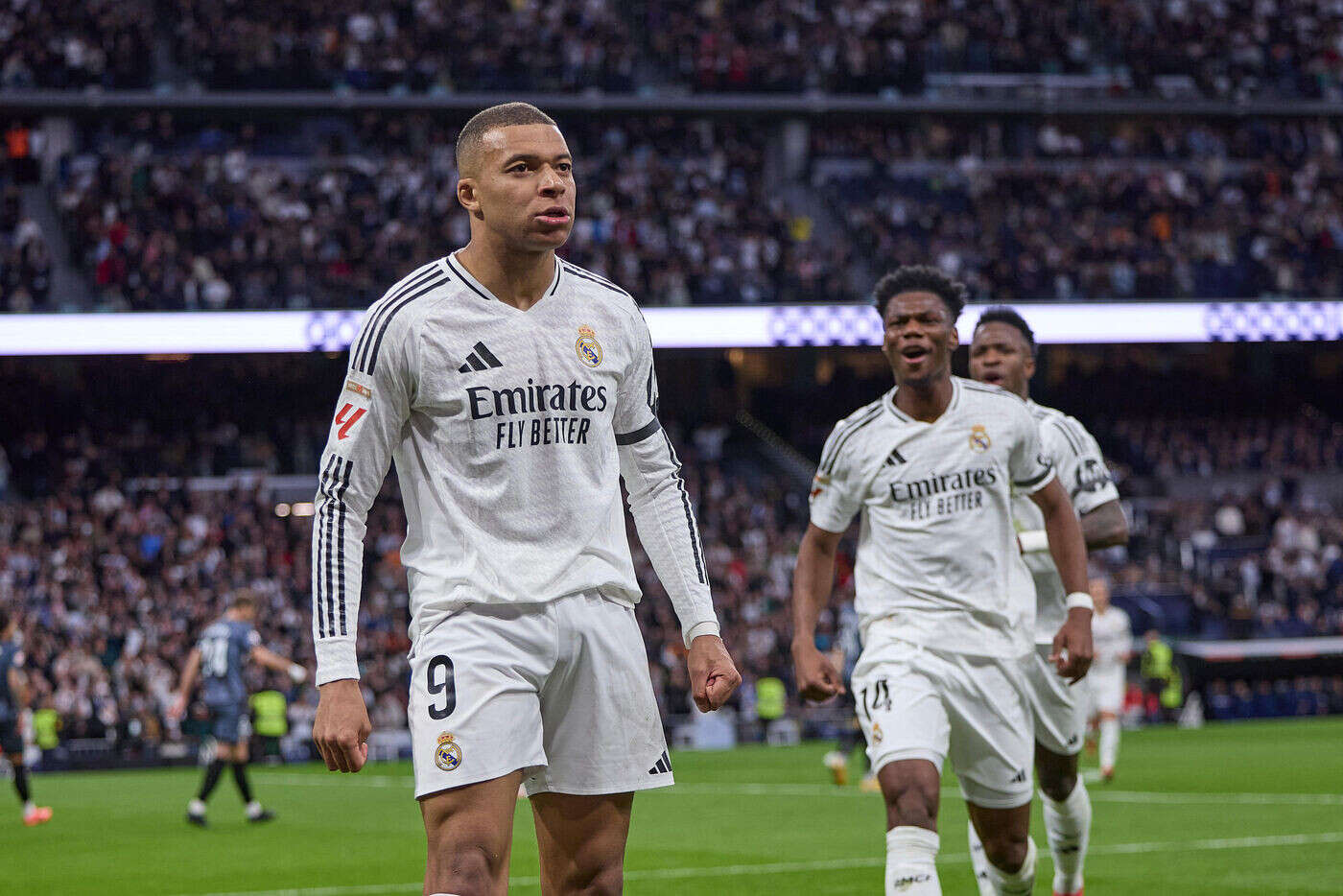 Real Madrid - Rayo Vallecano (2-1) : Kylian Mbappé et les Merengues mettent la pression sur Barcelone