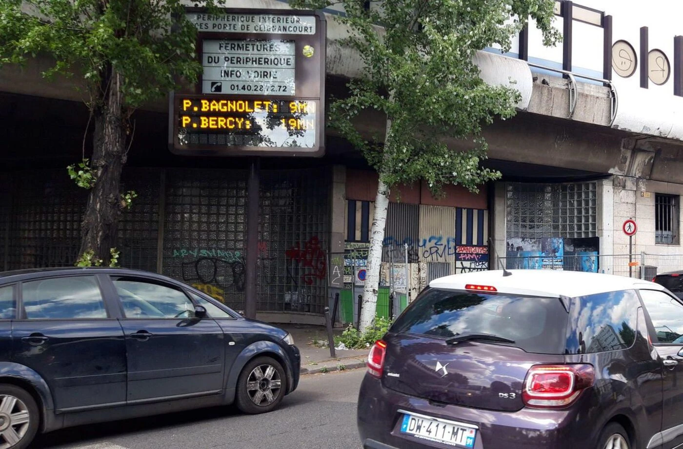 Paris : le périphérique fermé dans les deux sens porte de Clignancourt après un incendie près des puces de Saint-Ouen
