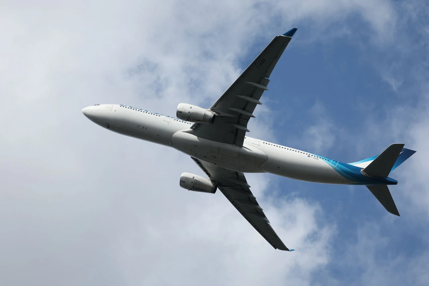 Un avion dérouté vers Limoges pour un accouchement, une petite fille naît en plein vol