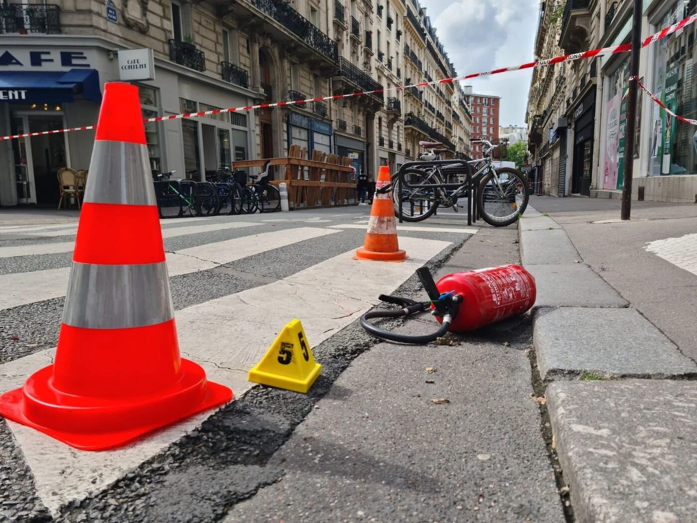 Tentative d’enlèvement en plein Paris : « J‘ai vu des hommes encagoulés et armés s’enfuir »