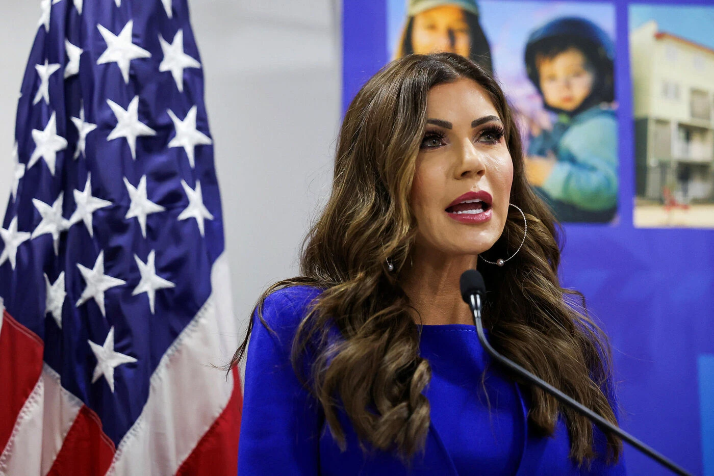 Qui est Kristi Noem, alias « Homeland Barbie », figure de proue de la lutte contre l’immigration de Trump ?