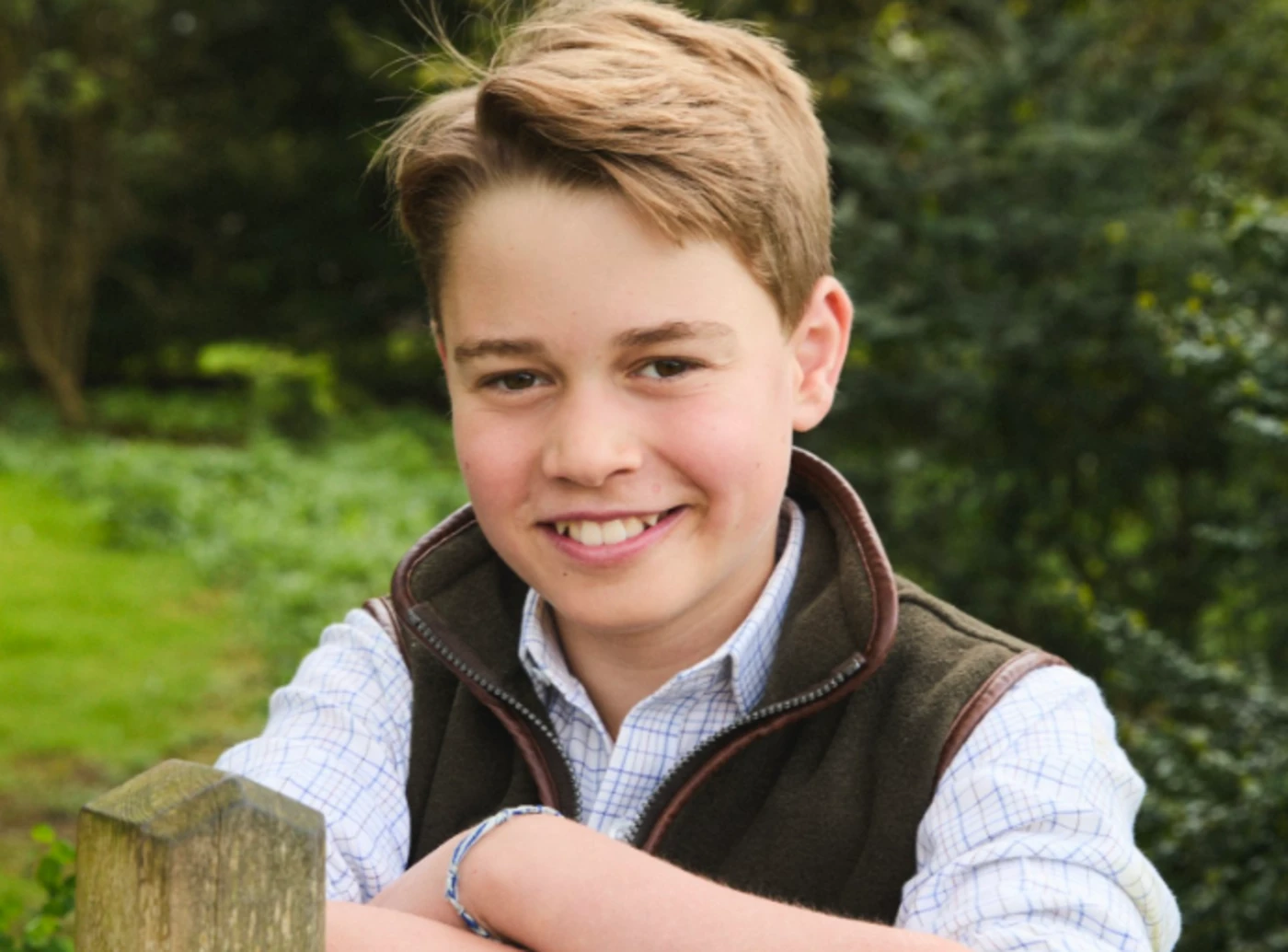 Bientôt adolescent, le prince George fête son 12e anniversaire avec une photo officielle partagée par Kate et William