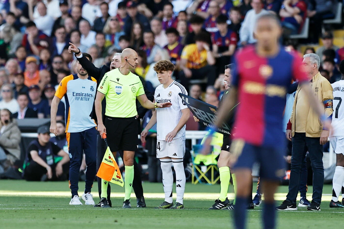 Liga : un jeune joueur de Madrid pris pour cible par les supporters du club après la défaite contre Barcelone