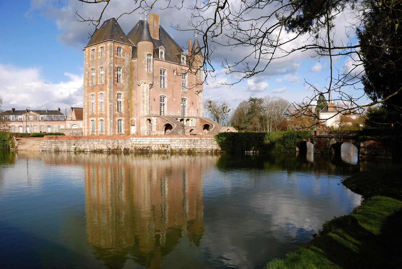 Les douves du château de Bellegarde, « Coups de cœur du patrimoine » en Centre-Val de Loire