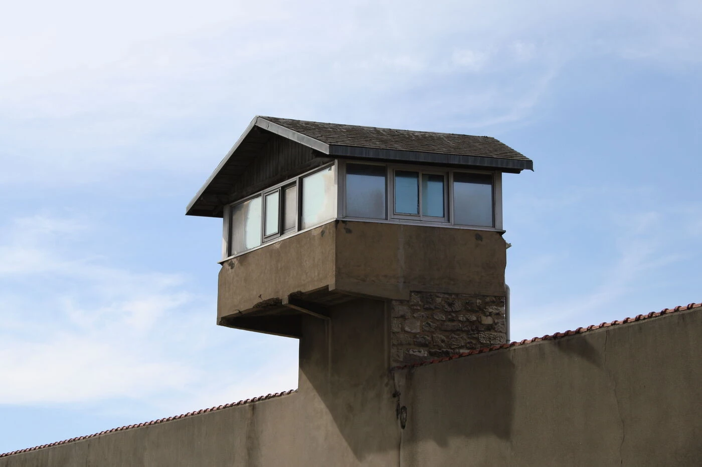 Yvelines : un agent pénitentiaire se suicide à la prison de Poissy