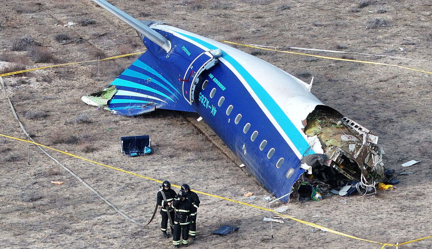 Crash d’avion au Kazakhstan : Azerbaïjan Airlinessuspend ses vols vers sept villes russes