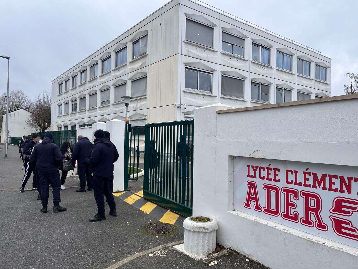 Un élève du lycée Clément Ader à Athis-Mons violemment agressé aux abords de son établissement