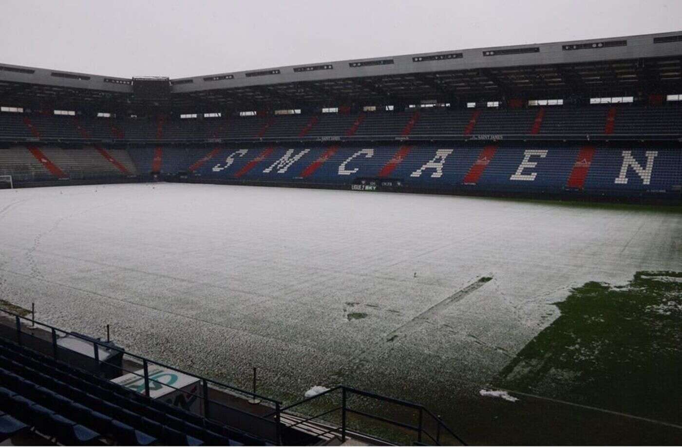 Le stade des Rouge et Bleu tout blanc avant Caen - Rodez