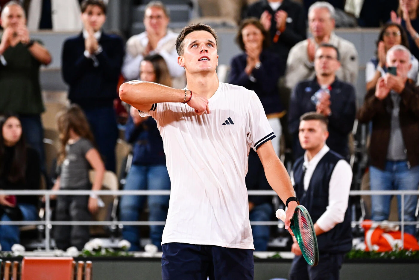 DIRECT. Roland-Garros 2026 : qui se qualifiera pour la finale ? Suivez la première demi-finale entre Zverev et Mensik