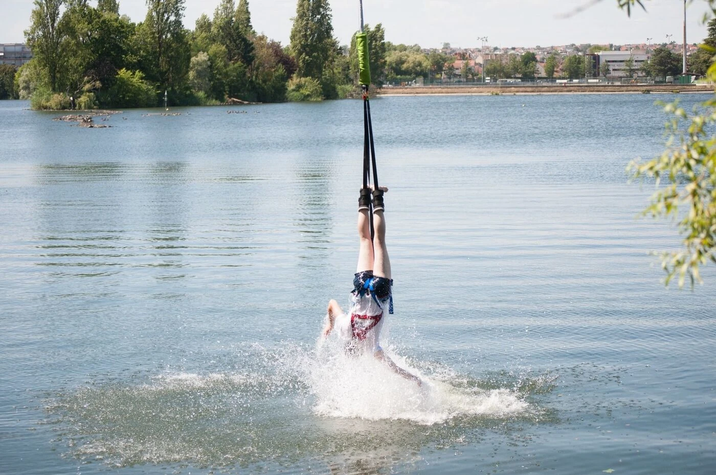 Le 14 juillet, osez un saut à l’élastique de 60 m au-dessus des lacs de l’Essonne