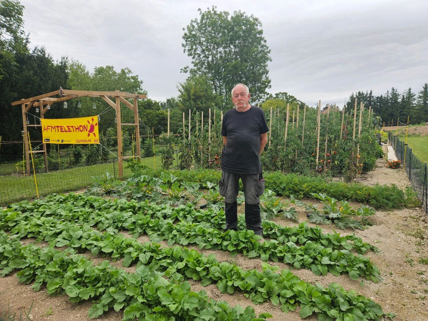 « Je le fais pour le Téléthon » : la récolte de son potager dans l’Aube aide les enfants malades