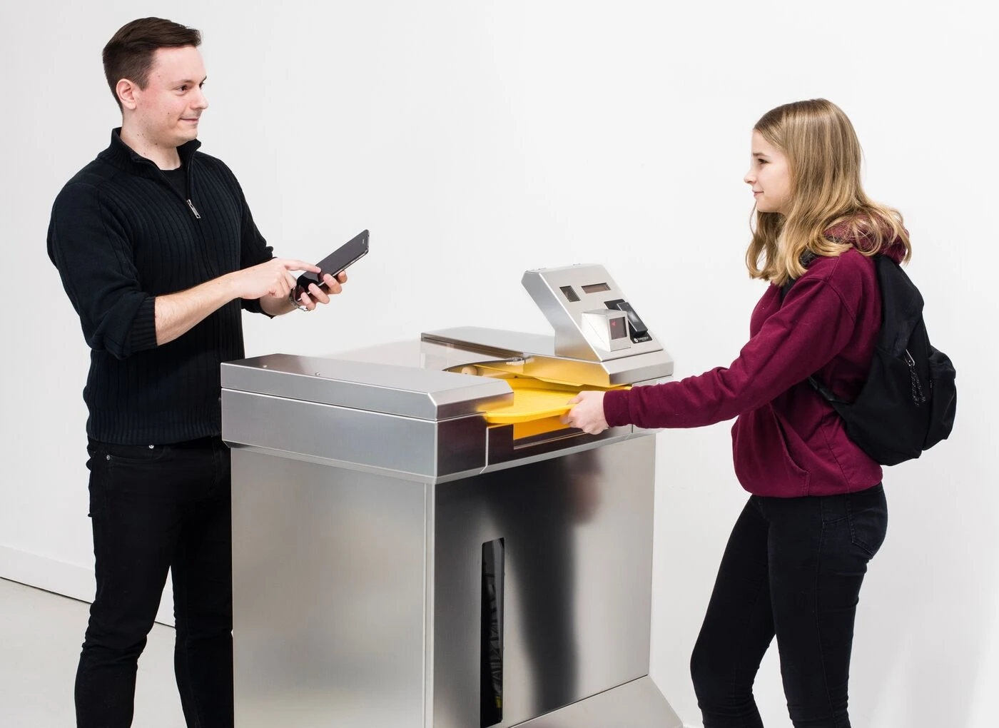 « 12 000 repas et 30 000 euros d’économie par an » : dans les cantines scolaires du Loiret on réduit le gaspillage alimentaire… grâce à l’IA !