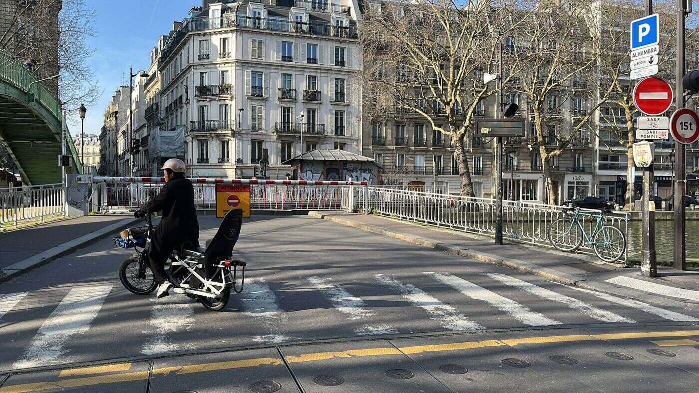 Paris : le pont tournant de la rue Dieu, en panne, ne permet plus de franchir le canal Saint-Martin