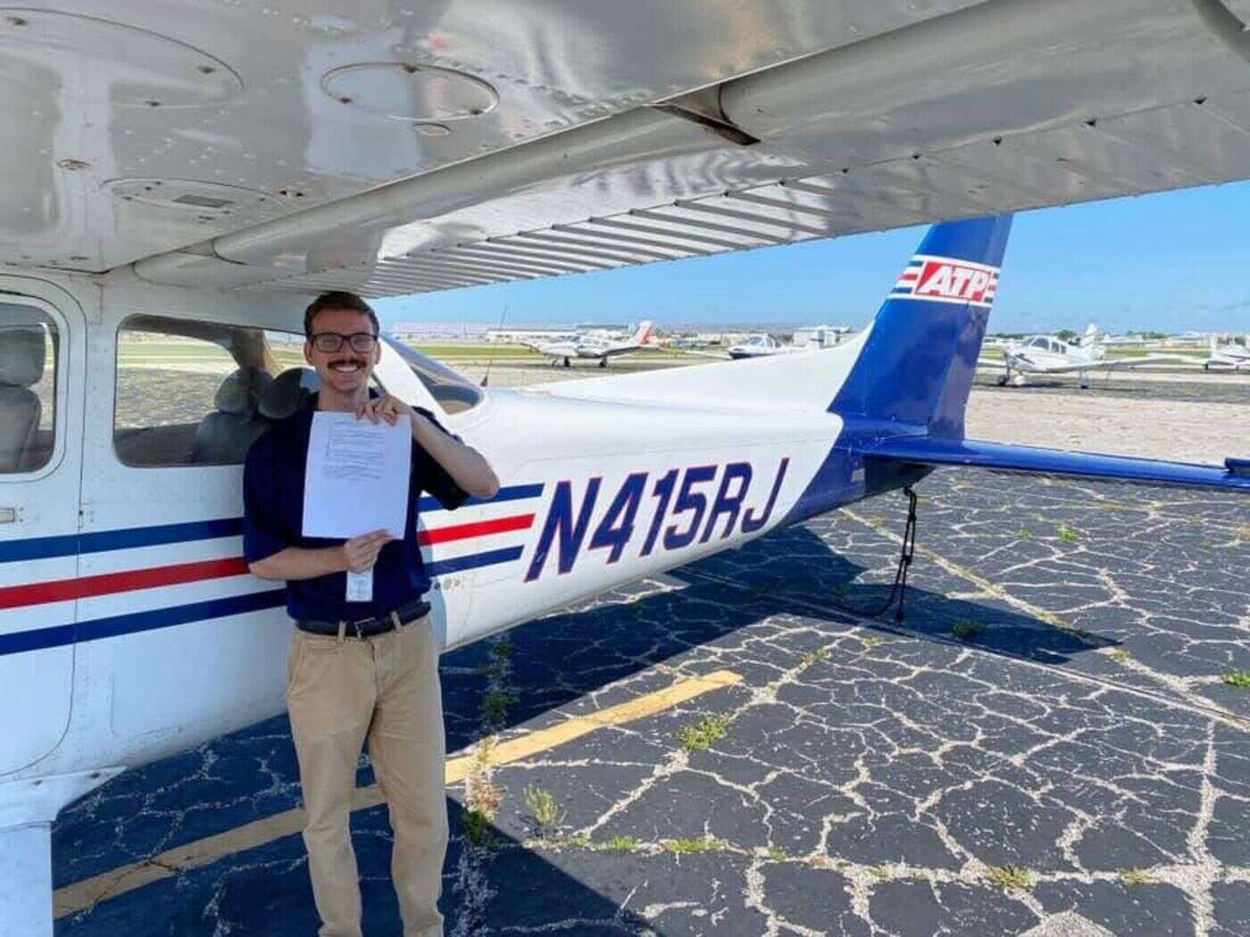 « Il était excité par la vie et son avenir » : Samuel Lilley, copilote de l’avion qui s’est crashé à Washington, devait se marier