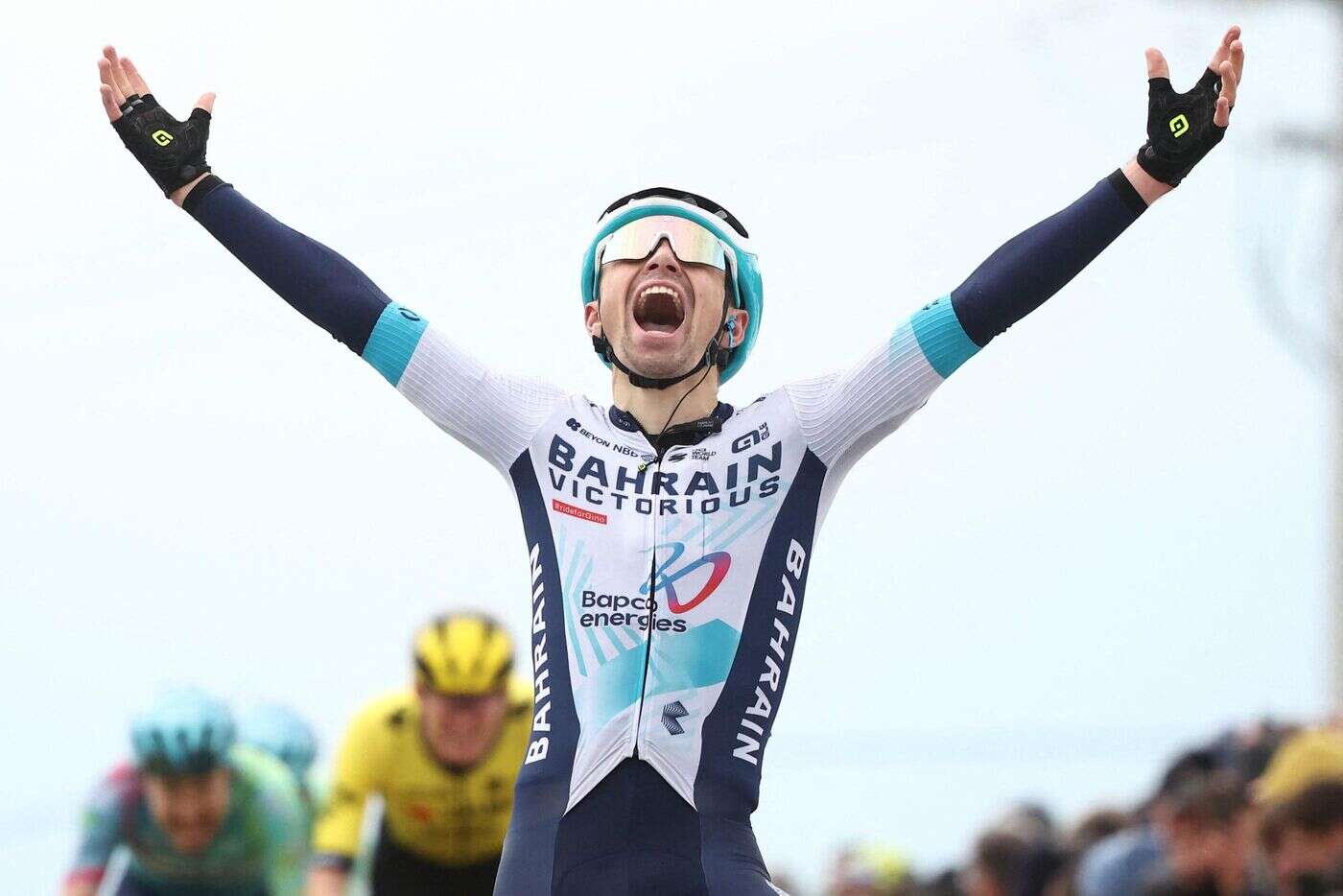 Paris-Nice, 5e étape : les images de la splendide victoire de Lenny Martinez au sommet de la Côte-Saint-André