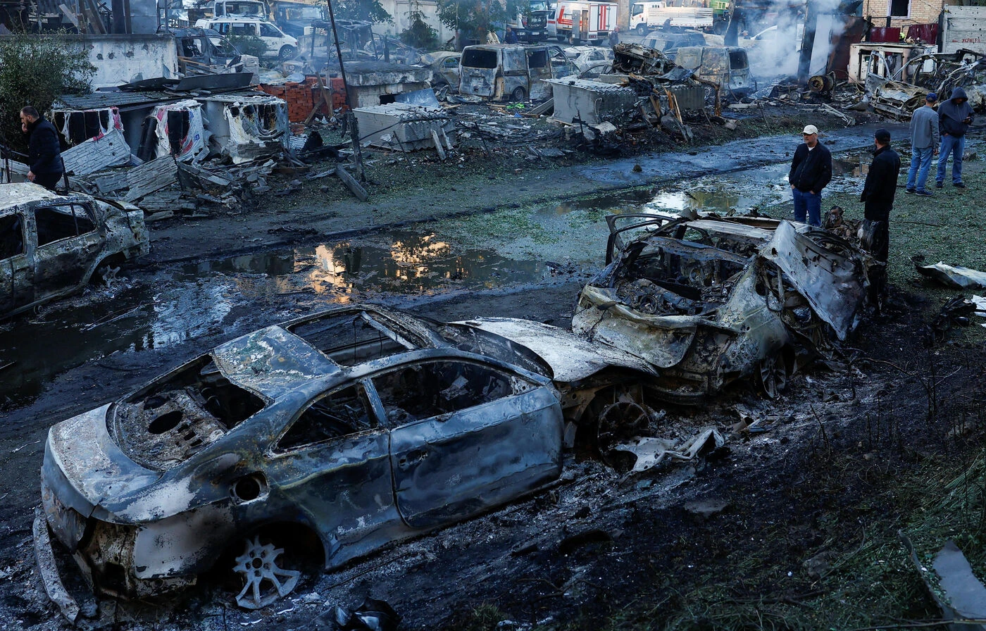 Nuit sanglante en Ukraine, où de massives frappes russes ont tué huit personnes, dont trois à Kiev