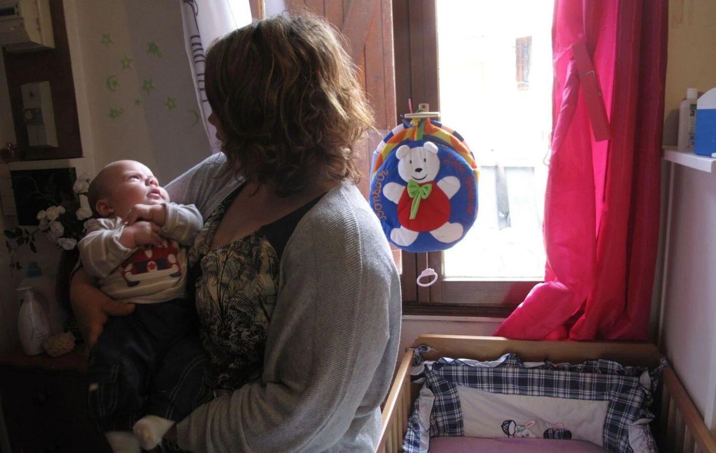 Le nouveau congé de naissance sera financé par les économies sur les allocations familiales