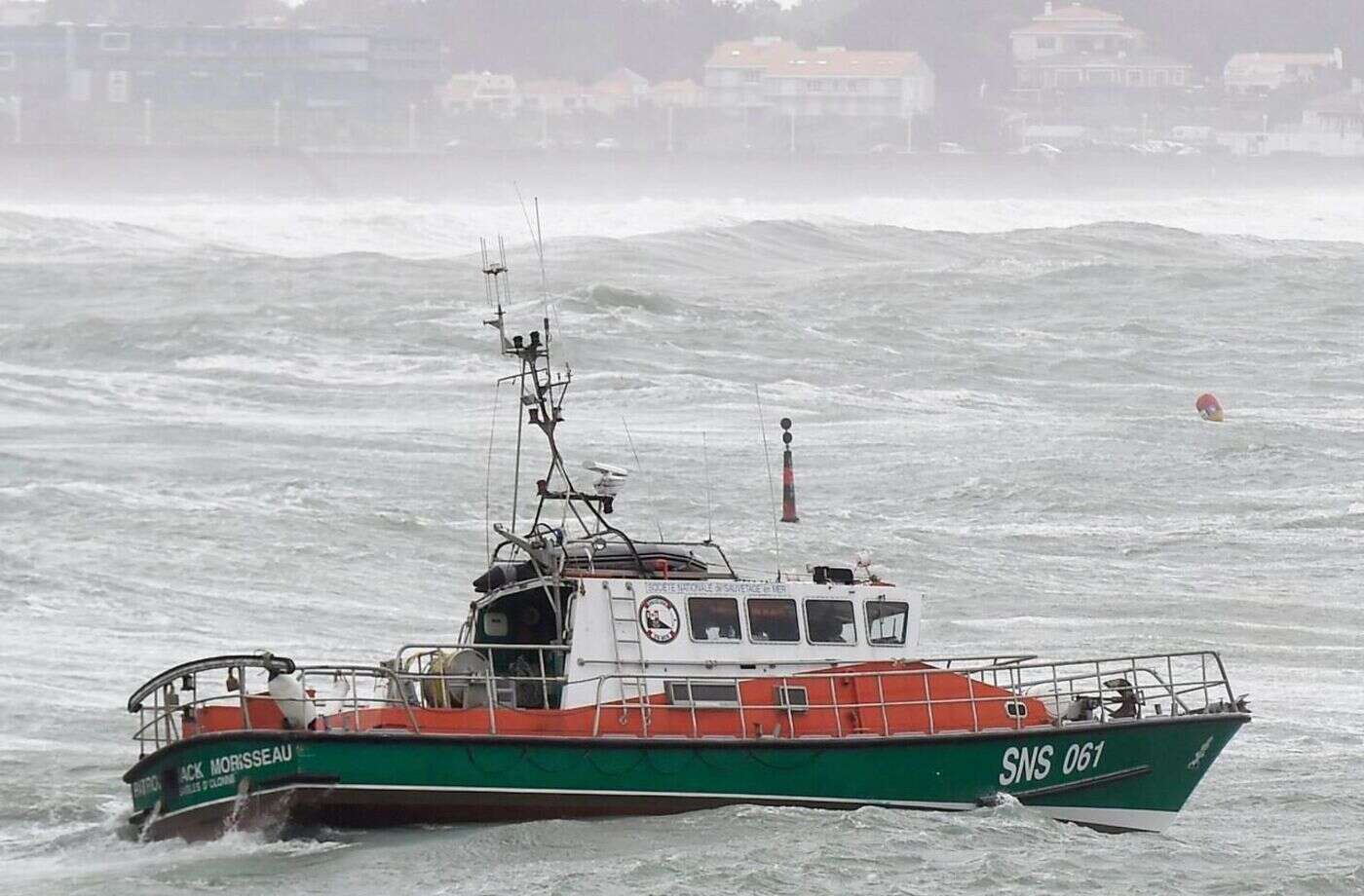 Un bateau de pêche chavire en pleine nuit au large de l’Île d’Oléron, le corps d’un marin retrouvé