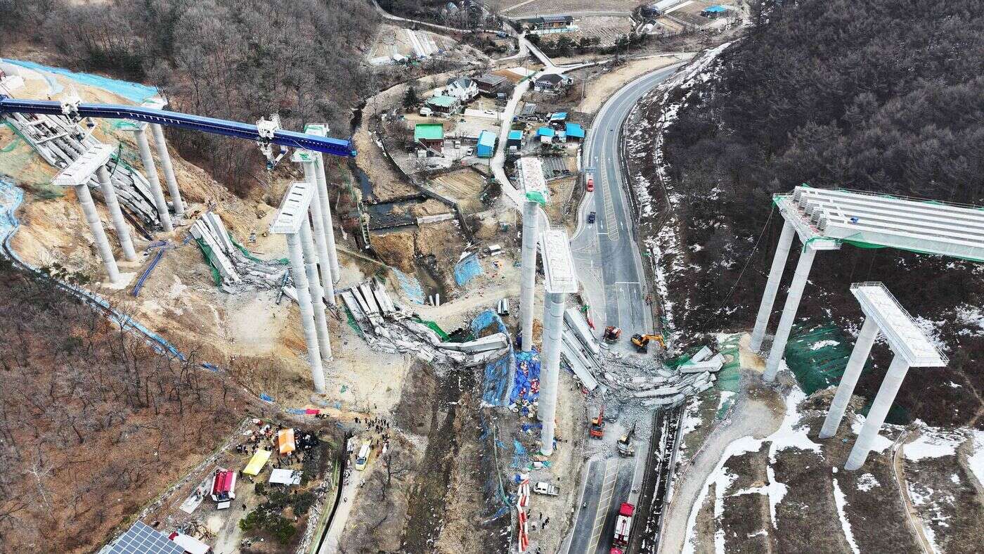 Au moins deux morts et cinq blessés dans l’effondrement spectaculaire d’un pont en Corée du Sud