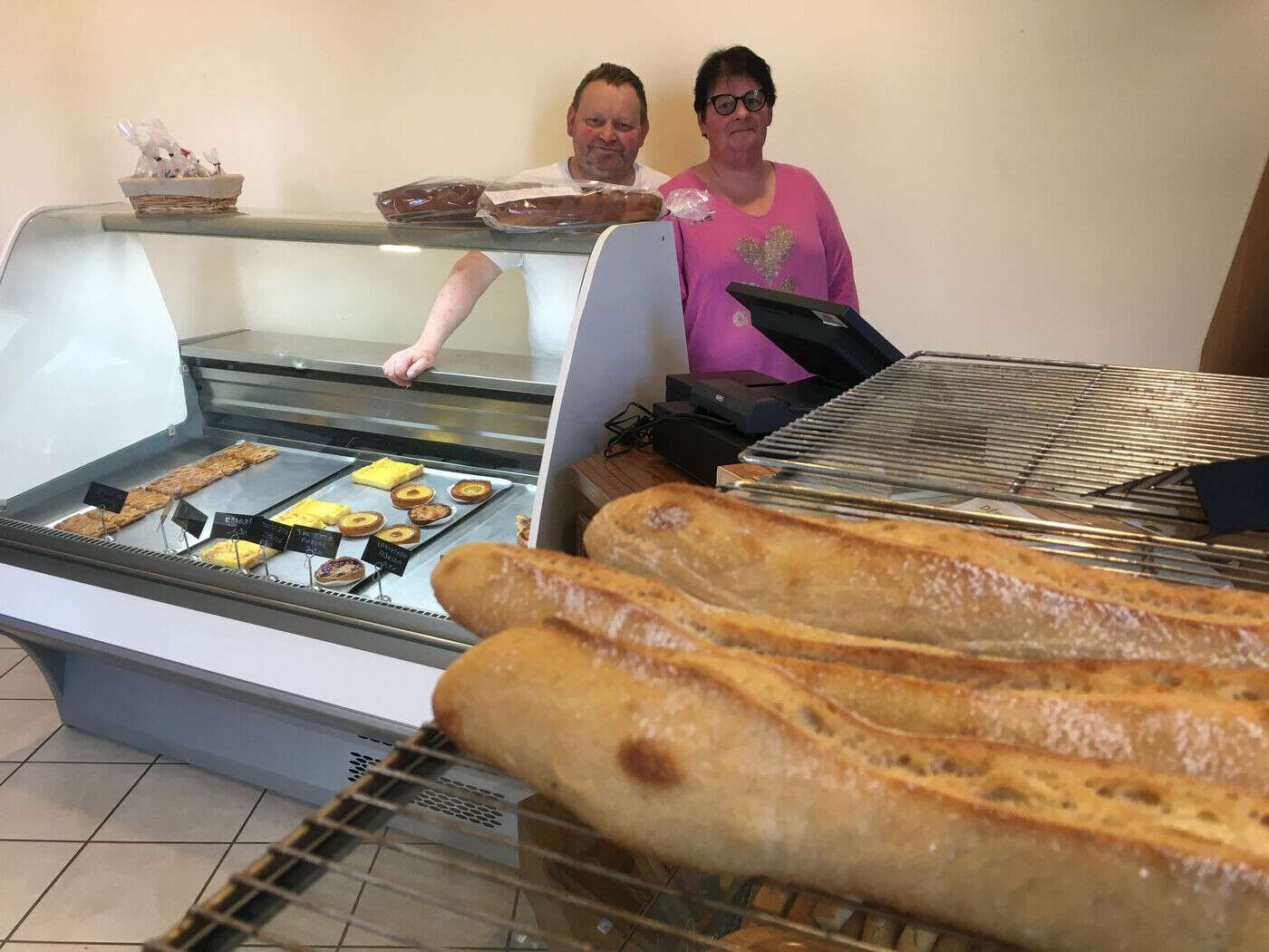 Cinq mois plus tard, à Saint-Germain-du-Crioult, une boulangerie s’installe… dans la mairie !