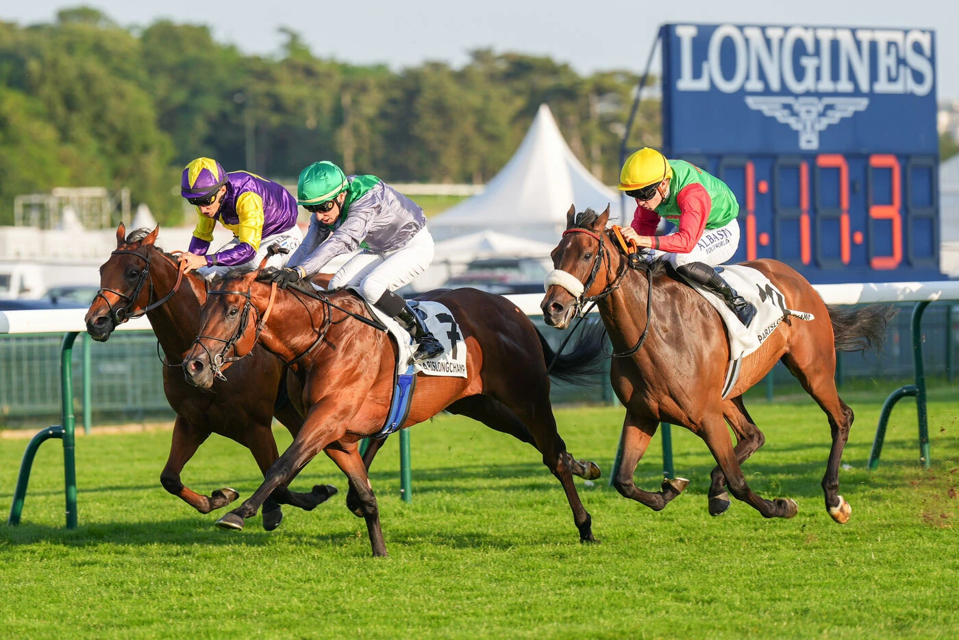 Arrivée du quinté du jeudi 12 juin à ParisLongchamp : Megarry repart de plus belle