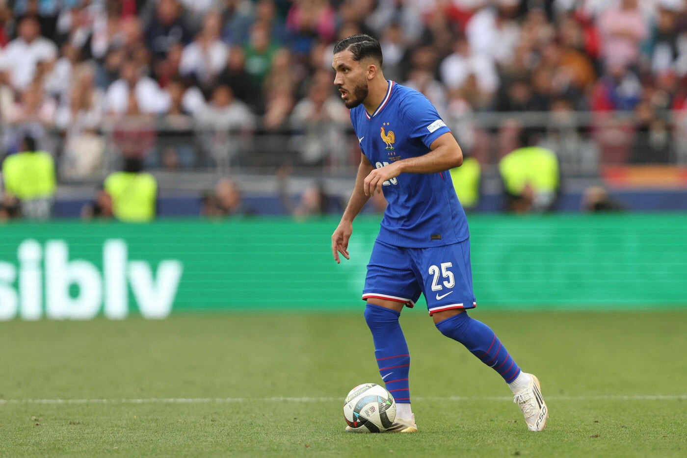 Mercato : accord pour Rayan Cherki à Manchester City