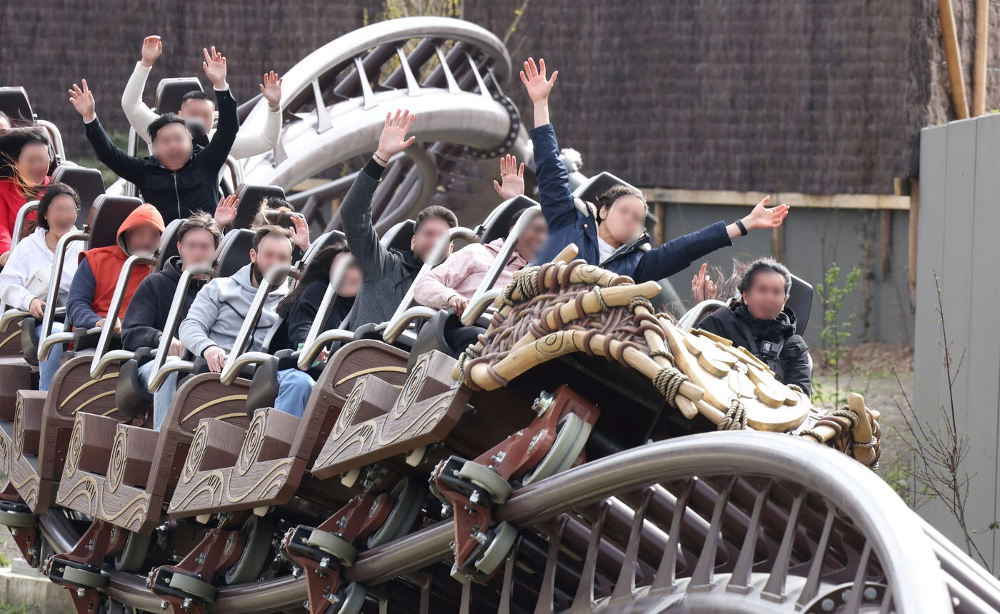 Saluts nazis dans des attractions du Parc Astérix : cinq interpellations depuis le début de l’été