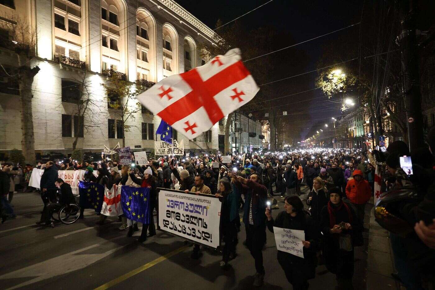 Manifestations, présidentielle contestée, ambitions européennes reportées : cinq minutes pour comprendre la situation en Géorgie