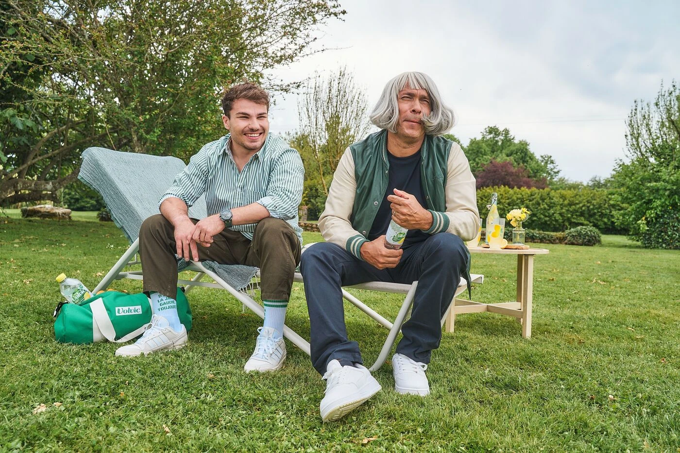 «Un vrai match d’impro et d’énergie» : Antoine Dupont et Éric Judor réunis dans une nouvelle pub Volvic