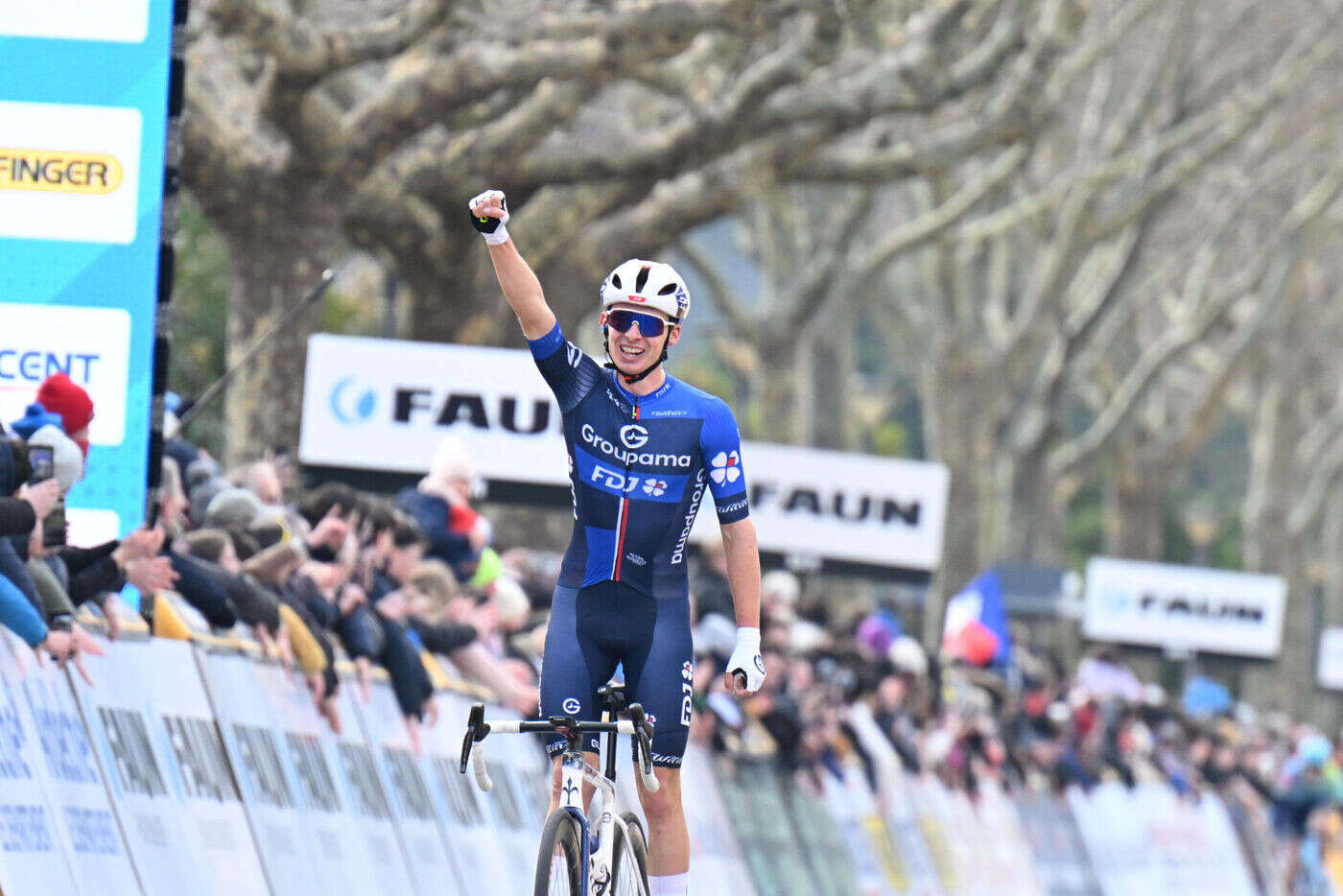 Cyclisme : le groupe de tête se trompe de route et Romain Grégoire s’impose sur la Faun Ardèche Classic