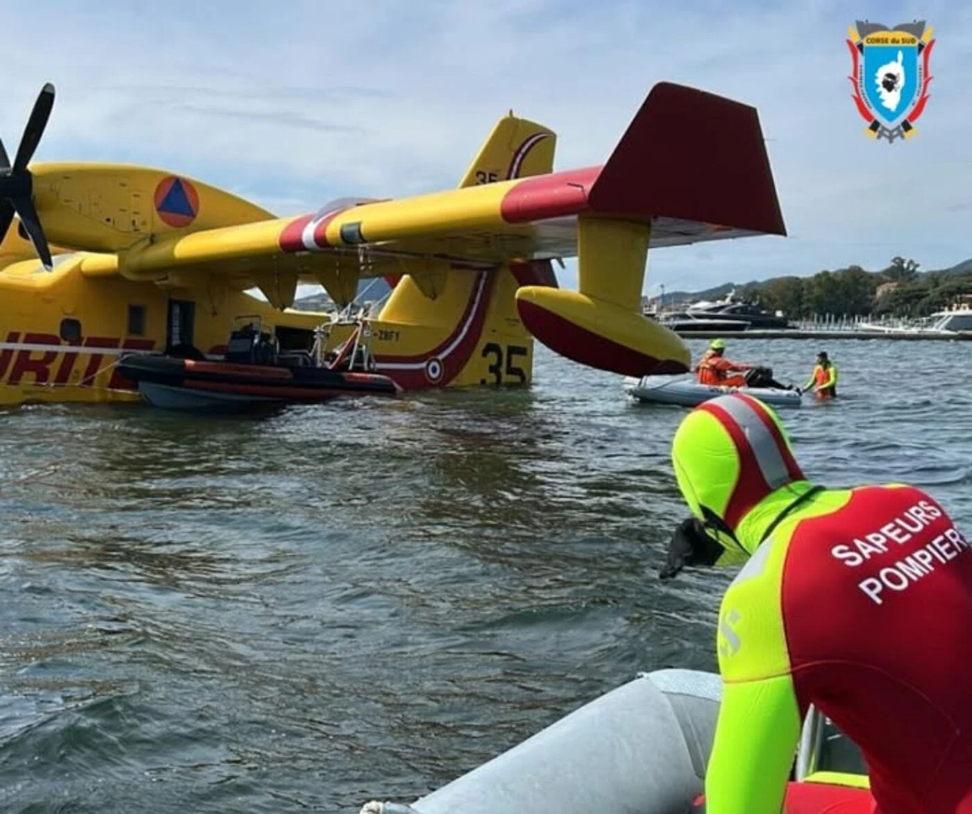 « Une intervention inédite » : un Canadair endommagé lors d’un exercice en Corse, l’équipage « sain et sauf »