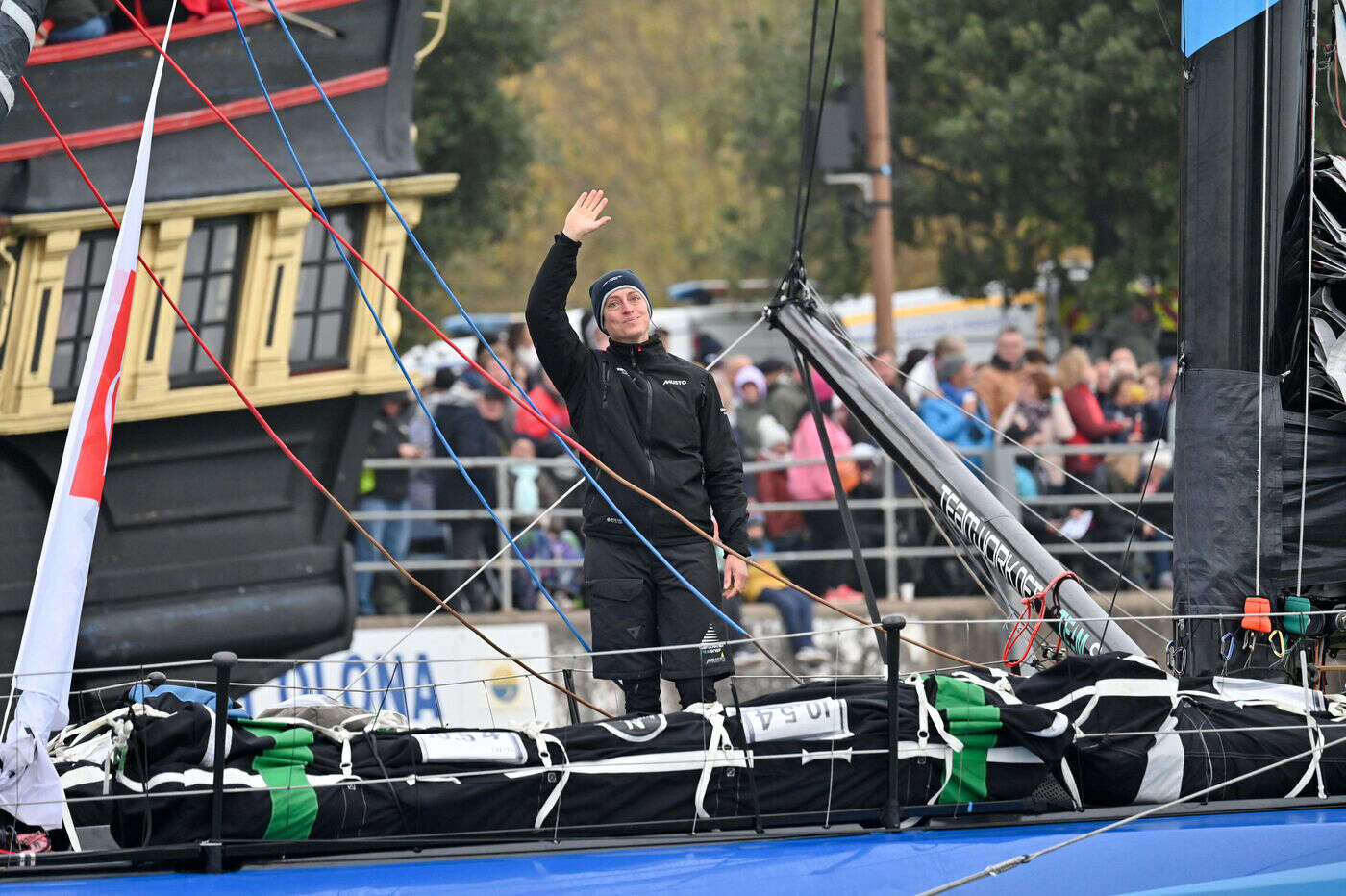 Vendée Globe : 8e et première femme, Justine Mettraux bat en 76 jours le record de Clarisse Crémer