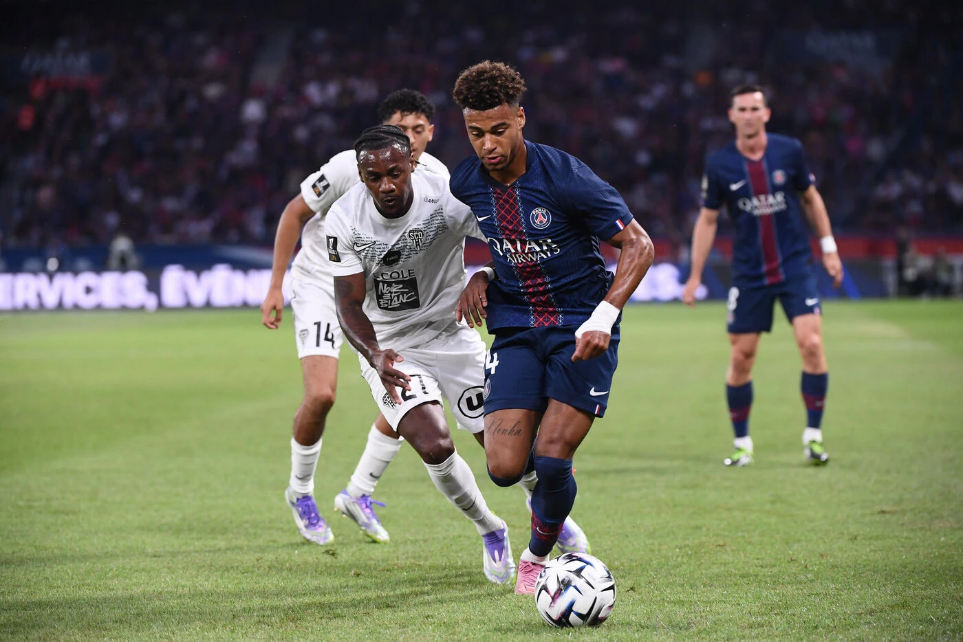PSG : trois Parisiens parmi les finalistes du Golden Boy 2025, Désiré Doué grand favori