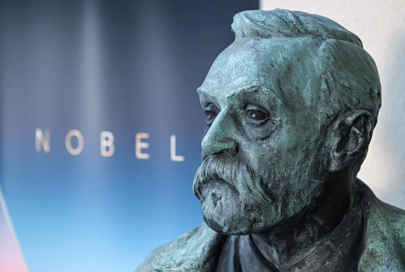 Égarés depuis 50 ans, des brevets d’Alfred Nobel retrouvés dans une maison de vacances en Suède