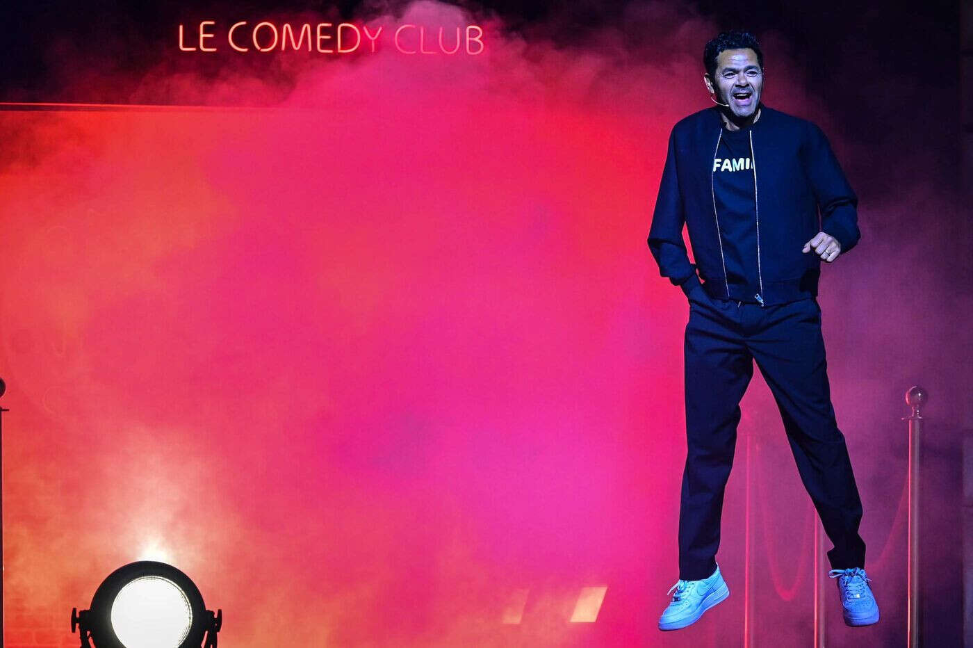 La troupe du Comedy Club au Dôme de Paris : mais quel plaisir de revoir Jamel Debbouze sur scène !