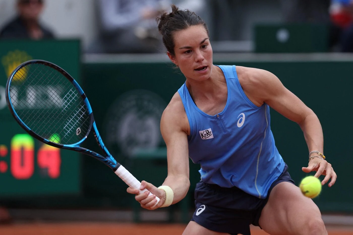 Roland-Garros : exploit de Loïs Boisson contre Élise Mertens, trois Françaises au deuxième tour