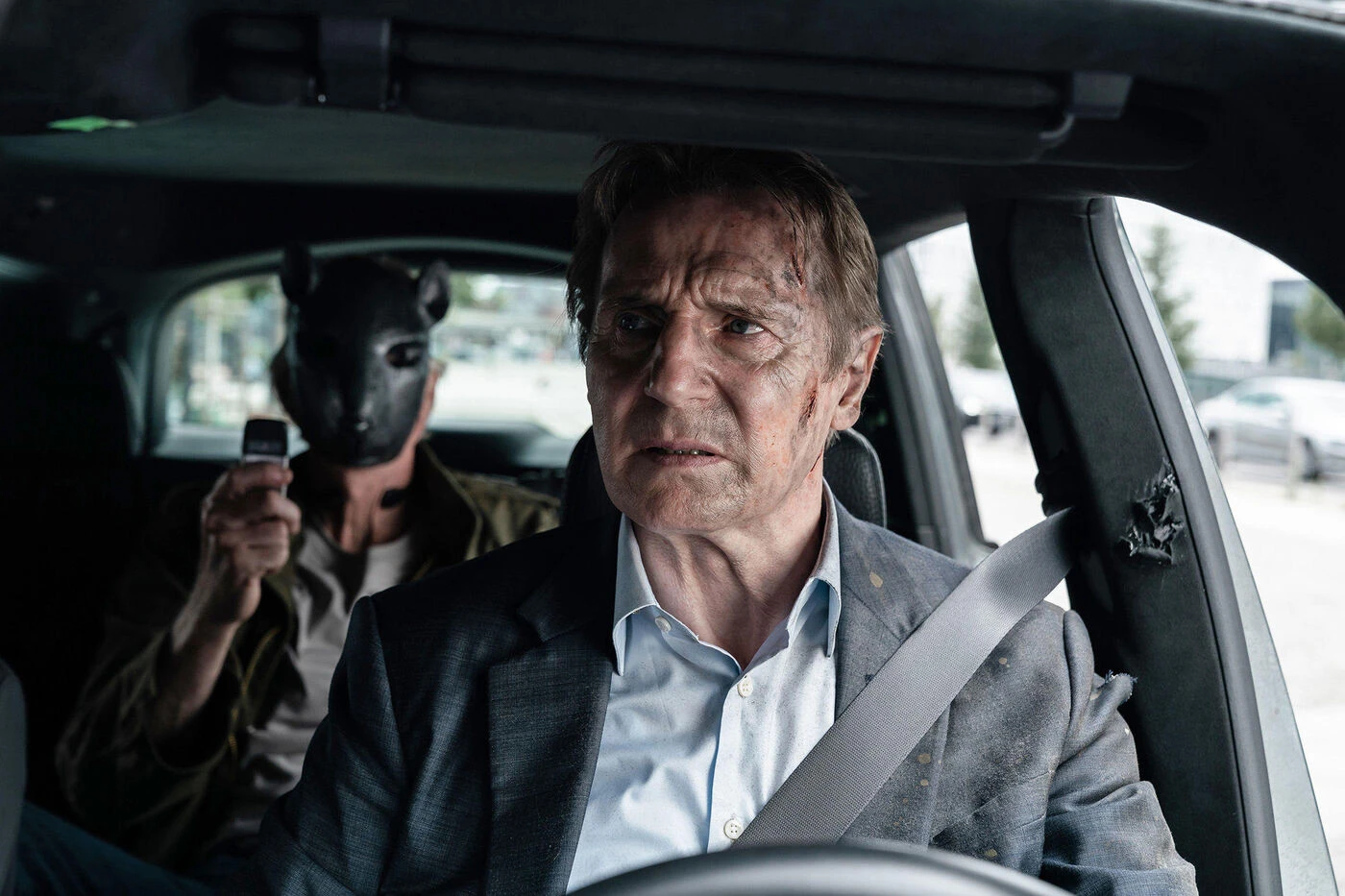 Audiences TV : Liam Neeson et son film « Retribution » écrasent Jean Dujardin et « Sur les chemins noirs »