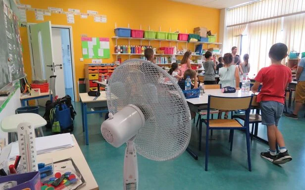 3 milliards d’euros pour rénover les écoles : « Dans certaines, il fait 12 °C l’hiver et 45 °C l’été » 
