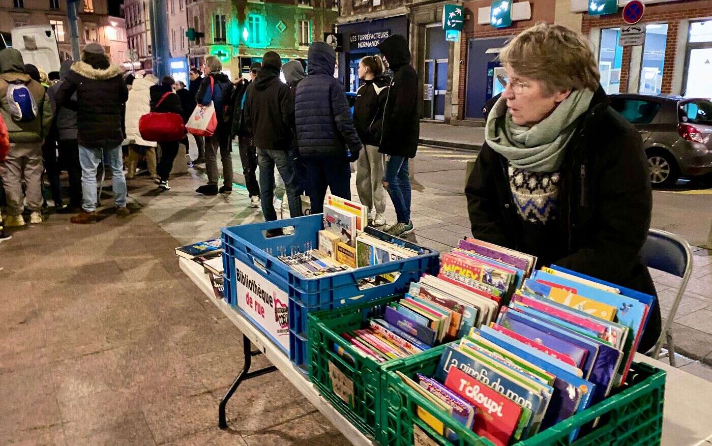 « Parfois, ça leur rappelle l’école, leur jeunesse… » : Christine, bibliothécaire de rue des Restos du cœur à Rouen