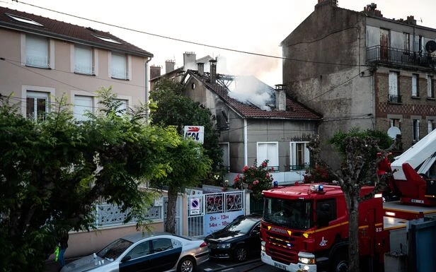 «Un mouvement solidaire incroyable» : après l’incendie, un lycéen d’Aubervilliers reçoit l’aide de ses camarades