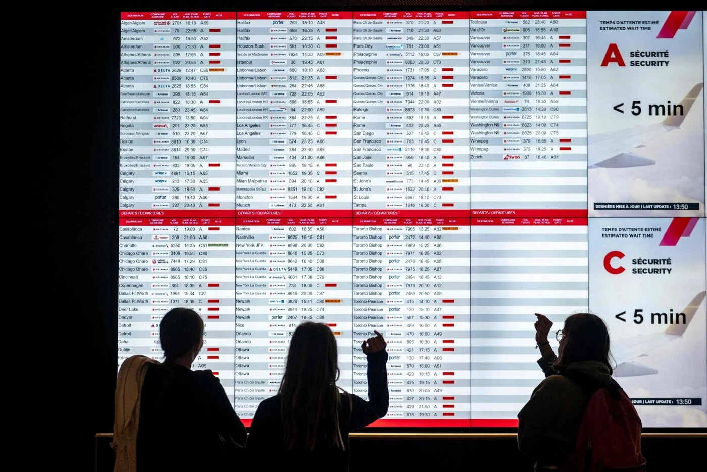 Air Canada : la reprise des vols finalement annulée, la grève des hôtesses et stewards se poursuit