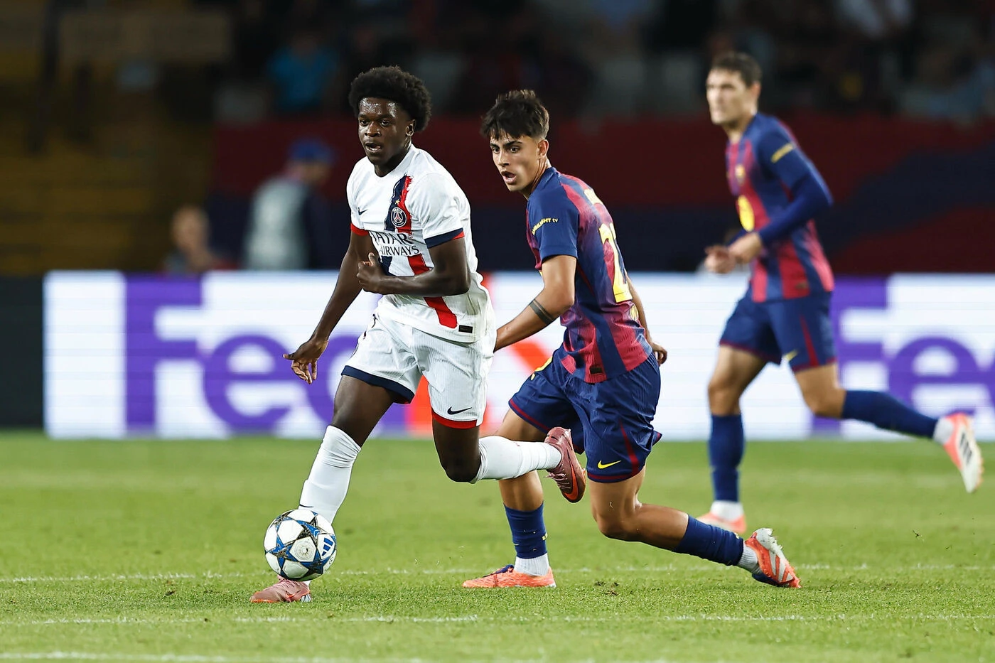 Barcelone-PSG : les retrouvailles de Quentin Ndjantou et Lamine Yamal huit ans après leur premier duel en U10
