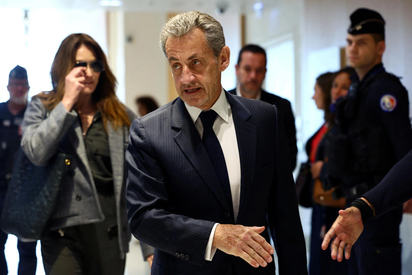 Le bracelet électronique de Nicolas Sarkozy lui a été retiré, annonce le parquet de Paris
