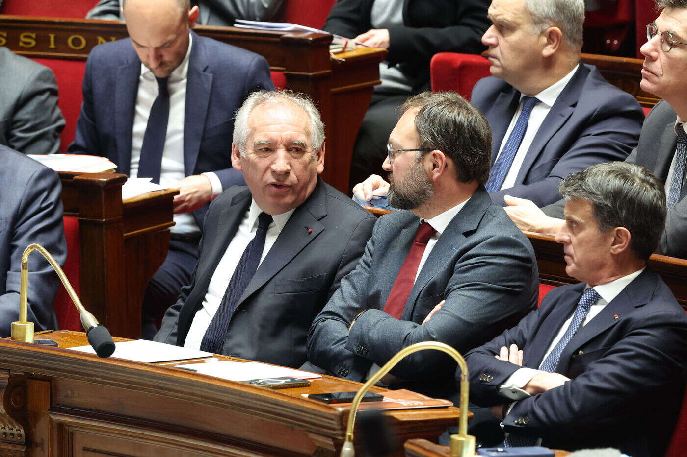 « Submersion » migratoire : François Bayrou maintient ses propos à l’Assemblée, évoquant Mayotte et d’autres départements français