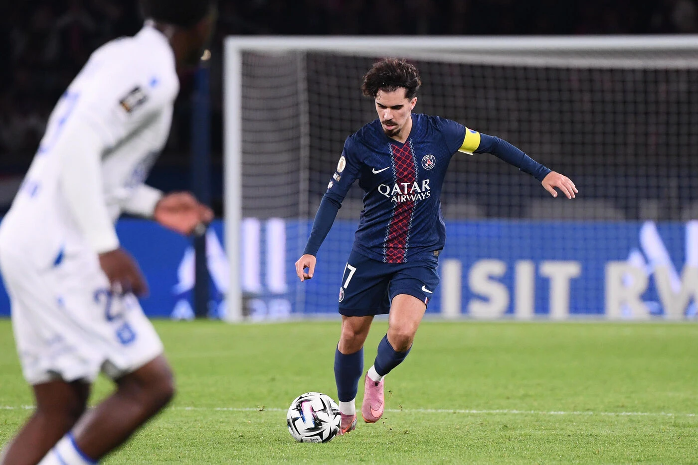 Barcelone-PSG : le groupe des vingt joueurs parisiens avec des retours et des absences de poids