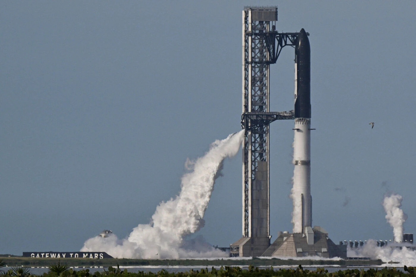SpaceX doit retenter ce vendredi le lancement très attendu de sa fusée Starship après un nouvel échec