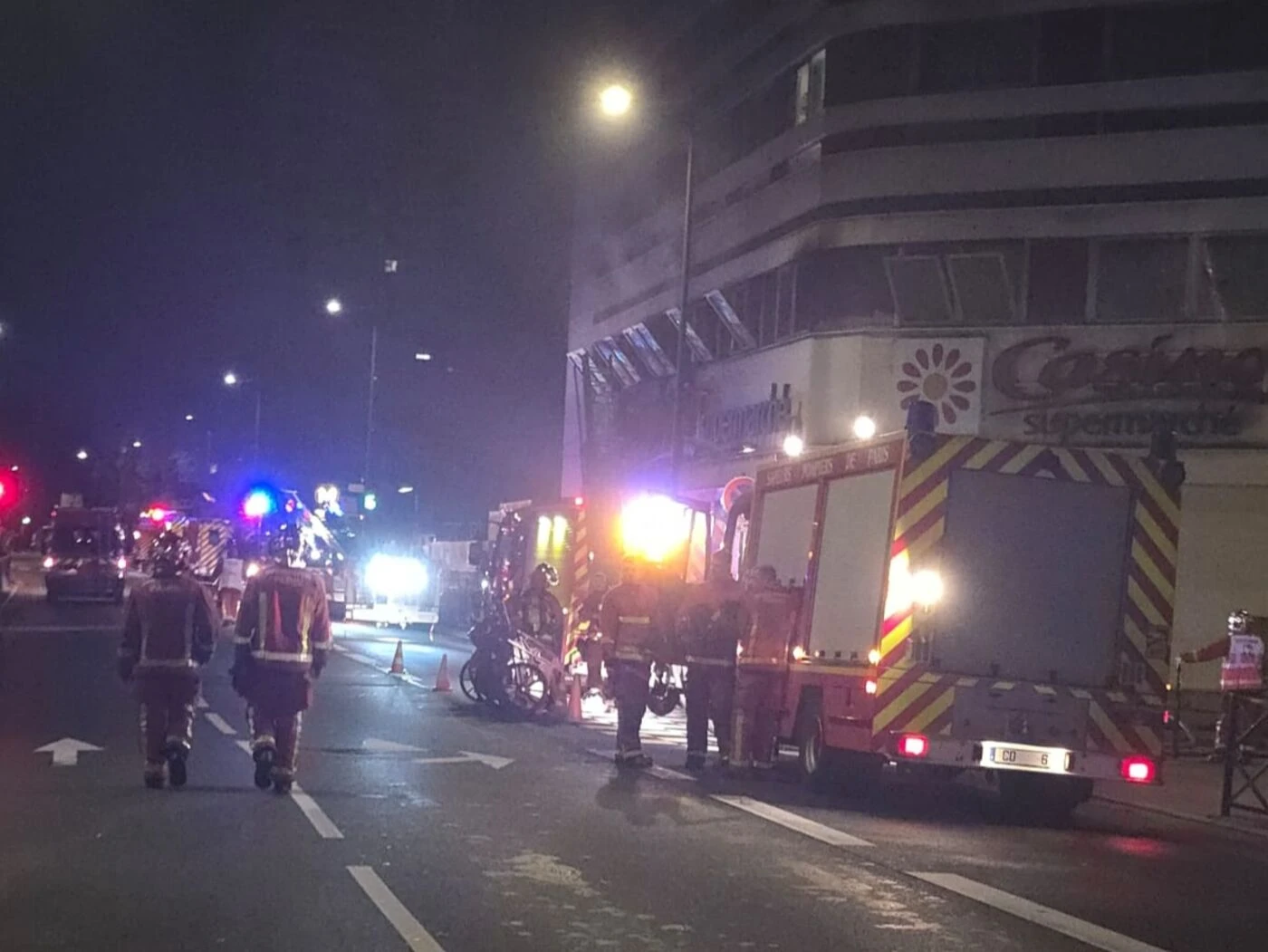 Clichy : un incendie fait passer un coup de chaud sur le futur Grand Frais, les habitants des étages évacués
