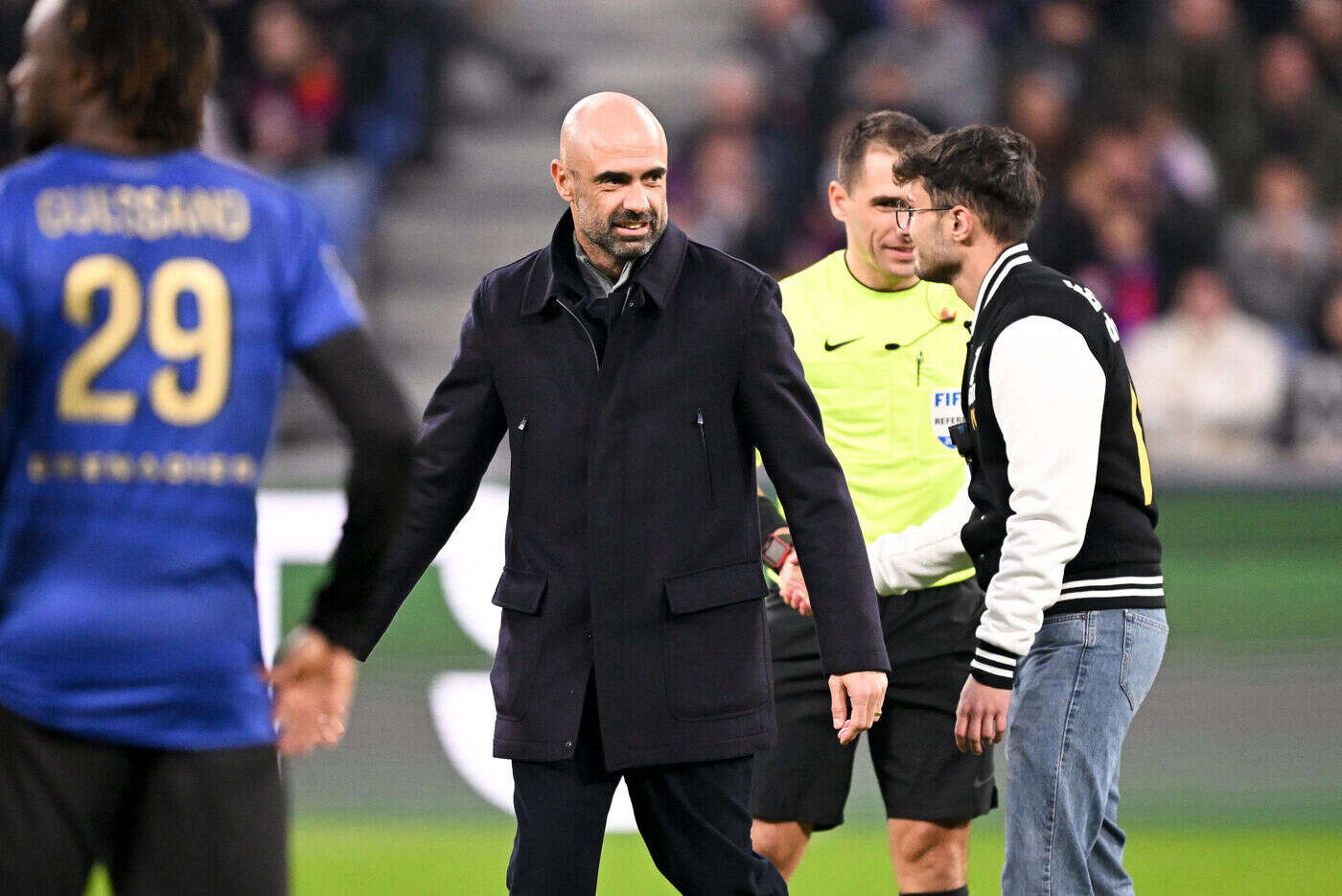 « Une fille, t’as envie de la niquer » : le discours vulgaire du coach de Châteauroux, Cris, à ses joueurs